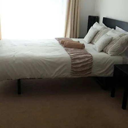 Apartment 2 Bedroom River View *